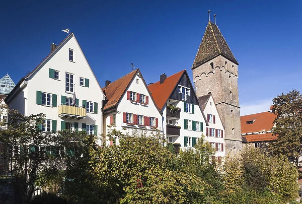 Germany, Baden-Wurttemburg, Ulm, buildings along the city wall and Danube River