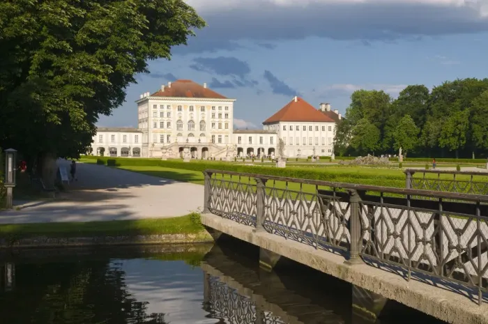 Framed Print : Germany, Bavaria (Bayern), Munich (MAonchen), Schloss Nymphenburg Framed Print : Germany, Bavaria (Bayern), Munich (MAonchen), Schloss Nymphenburg