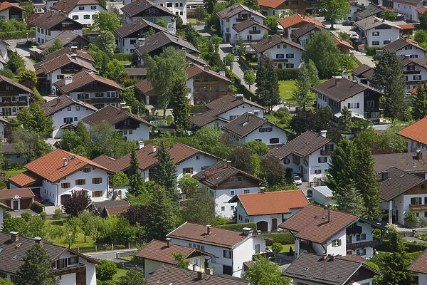 Germany, Bayern  /  Bavaria, Mittenwald, mountain town
