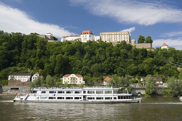 Germany, Bayern  /  Bavaria, Passau, Veste Oberhaus fortress and Danube River cruise ship