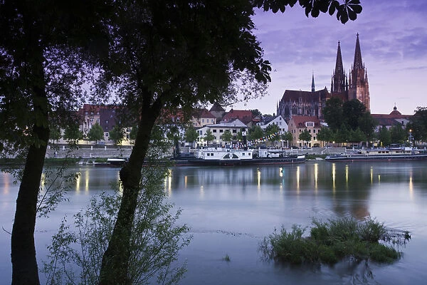 Germany, Bayern  /  Bavaria, Regensburg, Dom, St. Peter cathedral and town