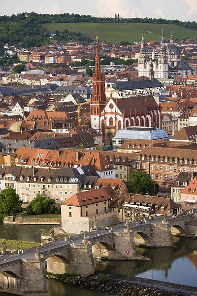 Germany, Bayern  /  Bavaria, Wurzburg, Old Main Bridge and Town