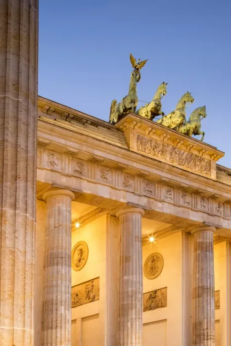 Framed Print : Germany, Deutschland. Berlin. Berlin Mitte. Brandenburg Gate, Brandenburger Tor Framed Print : Germany, Deutschland. Berlin. Berlin Mitte. Brandenburg Gate, Brandenburger Tor