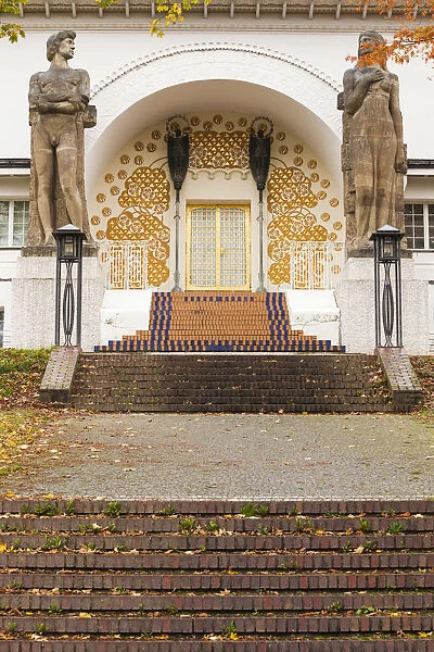 Germany, Hesse, Darmstadt, Mathildenhohe Kunstlerkolonie Park, Jugendstil doorway