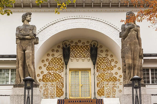 Germany, Hesse, Darmstadt, Mathildenhohe Kunstlerkolonie Park, Jugendstil doorway