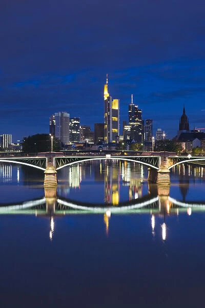 Germany, Hessen, Frankfurt-am-Main, Skyline from Main River and Ignatz Bubis Brucke