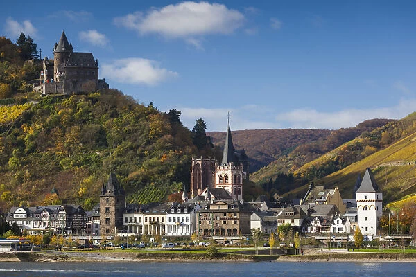 Germany, Rheinland-Pfalz, Bacharach, town view, autumn