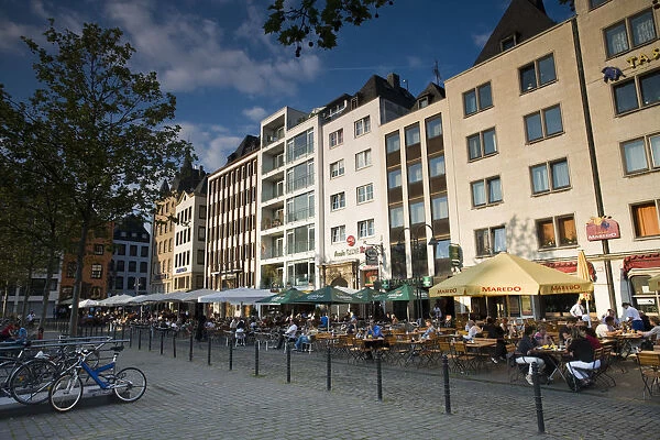 Germany, Rhineland-Westphalia, Cologne, outdoor cafes, Old Town, Buttermarkt