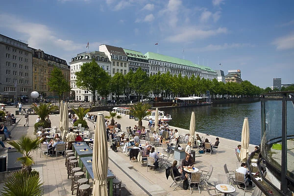 Germany, State of Hamburg, Hamburg, Binnenalster lake, cafe