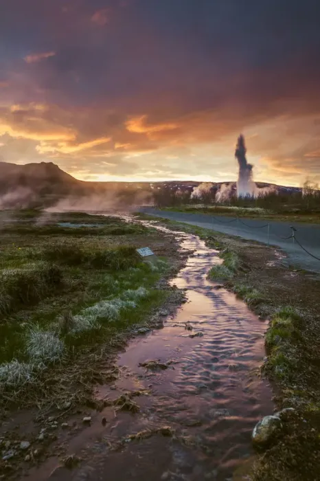 Framed Print : Geysir, Iceland. Iconic geyser steam jet erupting from the ground