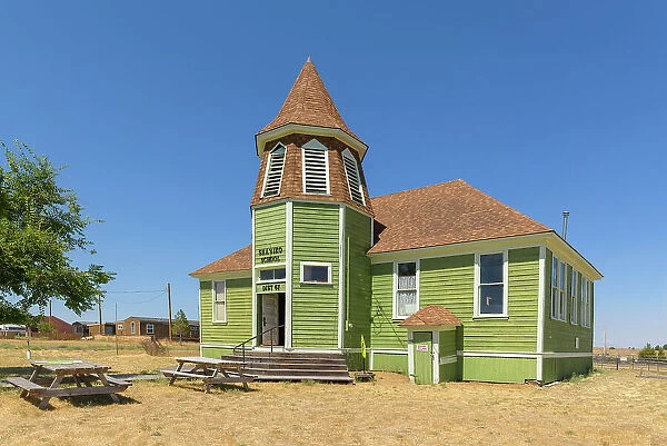 Ghost Town Shankiko Schoolhouse, Highway 97, Wasco County, Oregon, USA