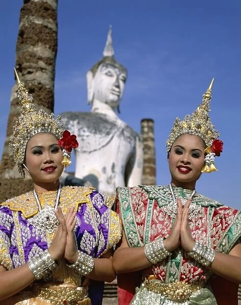 Girls Dressed in Traditional Dancing Costume at Wat Mahathat