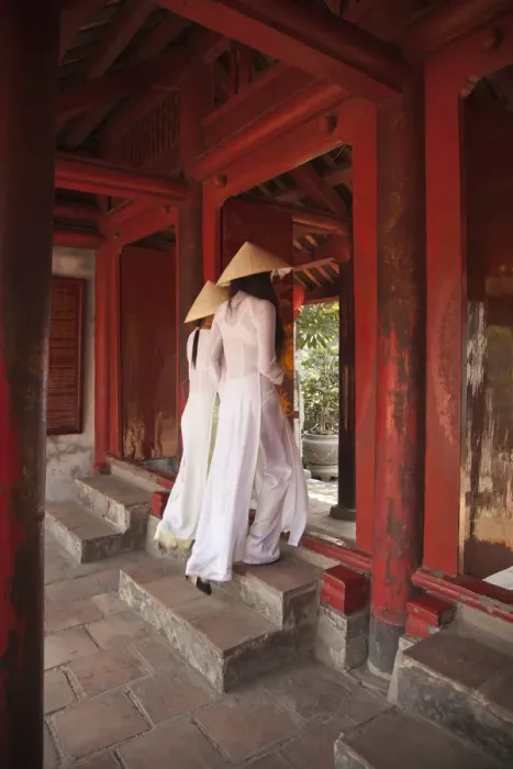 Framed Print : Girls wearing Ao Dai dress, Temple of Literature, Hanoi, Vietnam (MR)