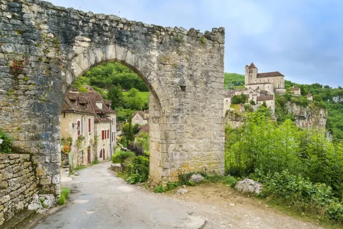 Framed Print : Gity gate entrance to medieval town of Saint-Cirq-Lapopie, Lot Department, Midi-Pyra na es Framed Print : Gity gate entrance to medieval town of Saint-Cirq-Lapopie, Lot Department, Midi-Pyra na es