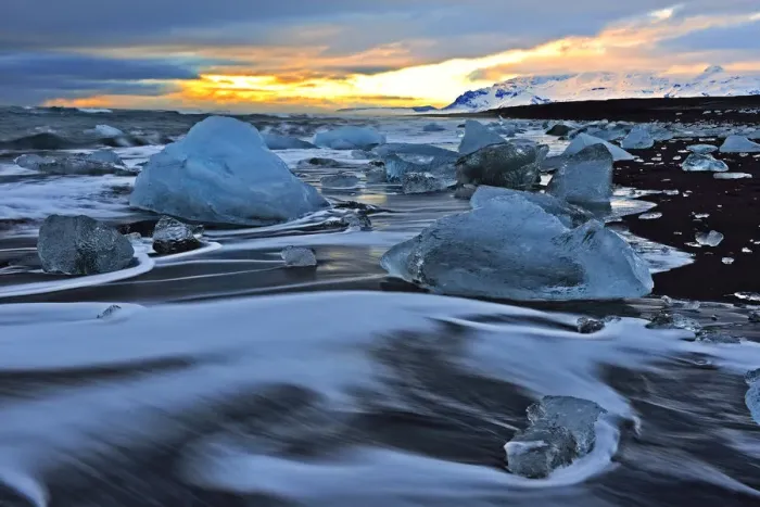 Framed Print : Glacial lake with icebergs Jokulsarlon, Iceland