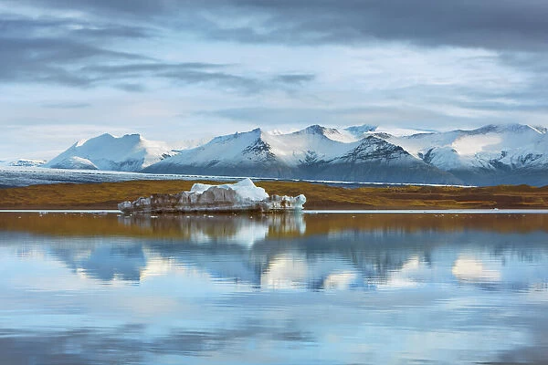 Glacier impression at Fjallsarlon lagoon - Iceland, Eastern Region, Fjallsarlon - Vatnajokull National Park
