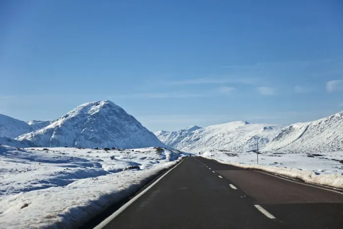 Framed Print : Glen Coe, Scotland. Snow covers the picturesque Glen Coe, with Buachaille Etive Mor Framed Print : Glen Coe, Scotland. Snow covers the picturesque Glen Coe, with Buachaille Etive Mor