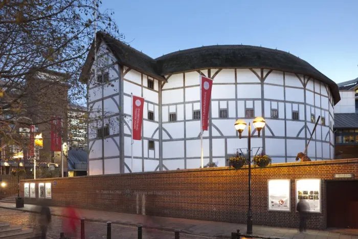 Framed Print : Globe Theatre, Southwark, London, England Framed Print : Globe Theatre, Southwark, London, England