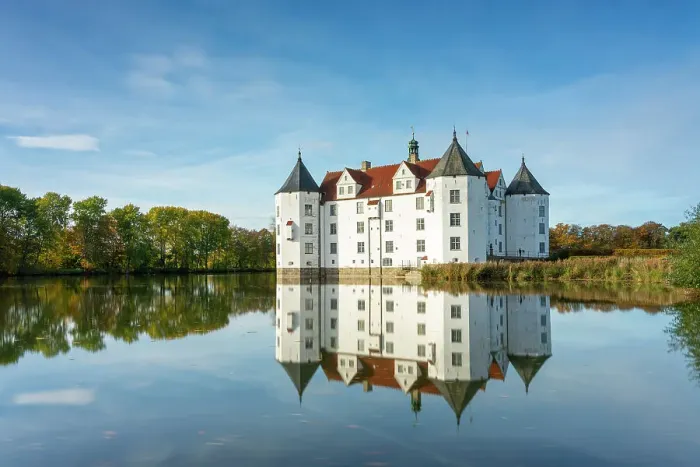 Framed Print : Glucksburg castle with reflection on Schlossteich, Glucksburg, Schleswig-Flensburg, Schleswig-Holstein, Germany Framed Print : Glucksburg castle with reflection on Schlossteich, Glucksburg, Schleswig-Flensburg, Schleswig-Holstein, Germany
