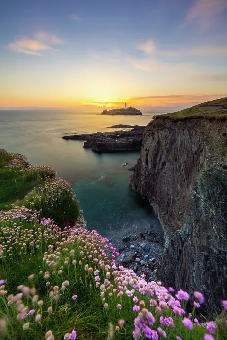 Framed Print : Godrevy lighthouse at sunset, Godrevy island, Cornwall, United Kingdom Framed Print : Godrevy lighthouse at sunset, Godrevy island, Cornwall, United Kingdom