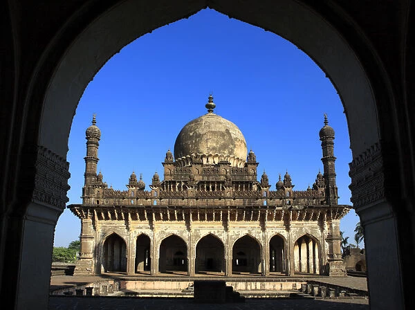 Gol Gumbaz, mausoleum of Mohammed Adil Shah (1657), Bijapur, Karnataka, India