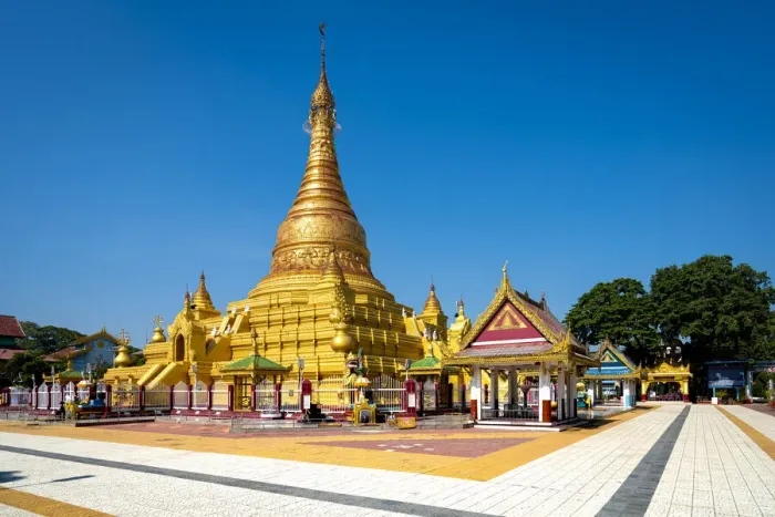 Framed Print : Golden Eindawya Paya (AKA Ein Daw Yar Pagoda) against clear sky on sunny day, Mandalay Framed Print : Golden Eindawya Paya (AKA Ein Daw Yar Pagoda) against clear sky on sunny day, Mandalay