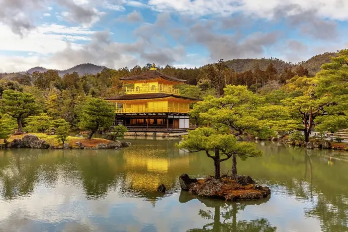 Framed Print : The Golden Temple, Kyoto, Japan Framed Print : The Golden Temple, Kyoto, Japan