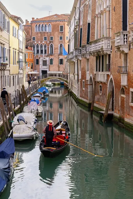 Framed Print : A gondola on a canal in Venice, Italy Framed Print : A gondola on a canal in Venice, Italy
