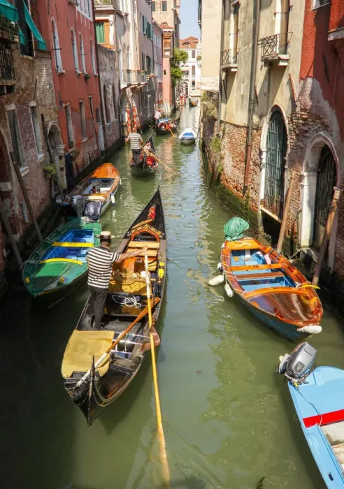 Framed Print : Gondola on the Rio Malgaga, Dorsoduro, Venice, Veneto, Italia, Europe