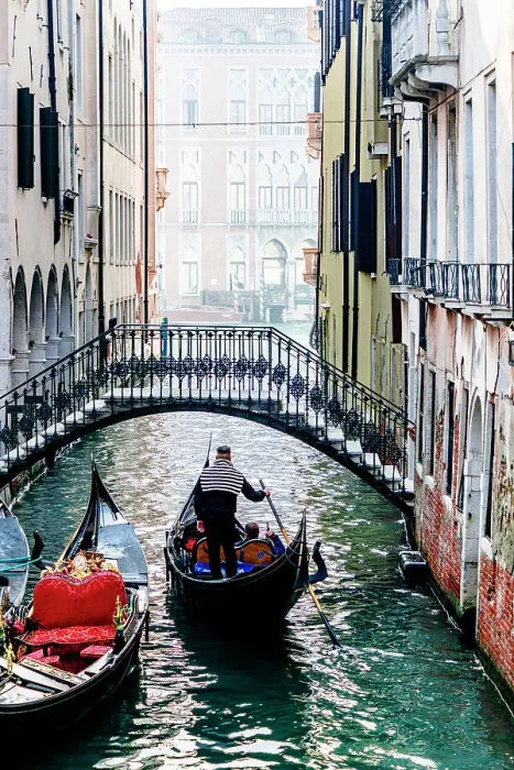 Framed Print : Gondolas in Venice, Veneto, Italy Framed Print : Gondolas in Venice, Veneto, Italy
