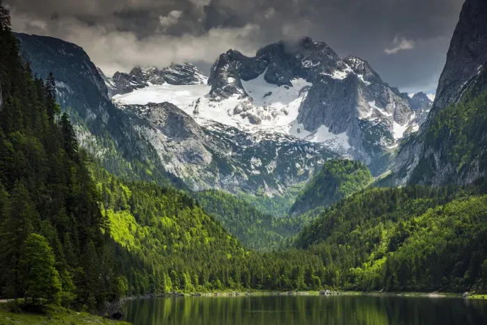 Framed Print : Gosausee lake with Hoher Dachstein mountain behind, Gosau, Upper Austria, Austria