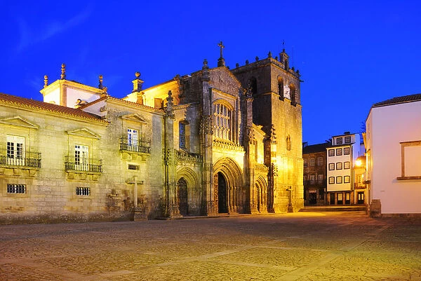 Gothic Catedral (Motherchurch) of Lamego, built in the 12th century, at dusk, Beira Alta