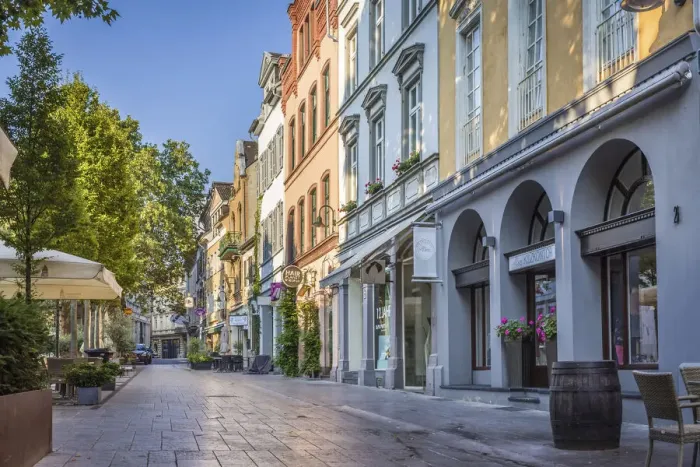 Framed Print : GrabenStrasse in the old town, Wiesbaden, Hesse, Germany