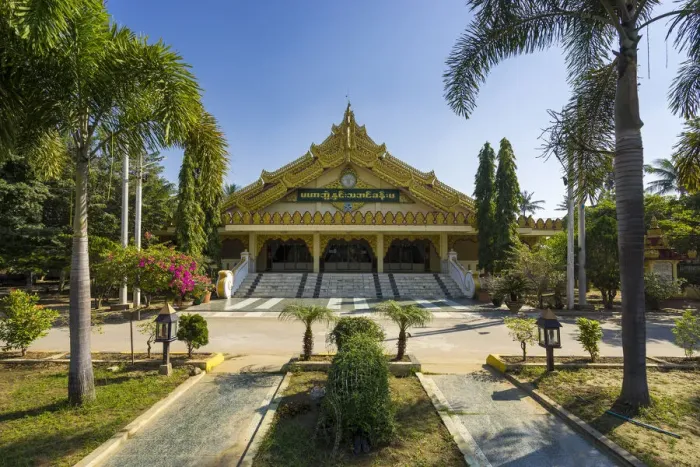 Framed Print : Graduation hall for university students, Mandalay, Mandalay District, Mandalay Region Framed Print : Graduation hall for university students, Mandalay, Mandalay District, Mandalay Region