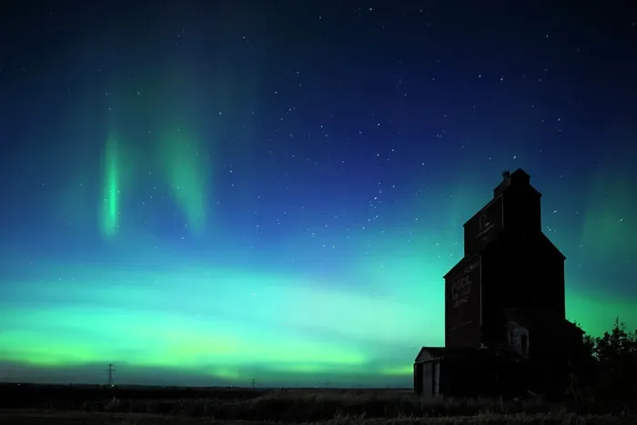 Framed Print : Grain elevator in ghost town with northern lights in the northern sky Lepine Saskatchewan, Canada Framed Print : Grain elevator in ghost town with northern lights in the northern sky Lepine Saskatchewan, Canada