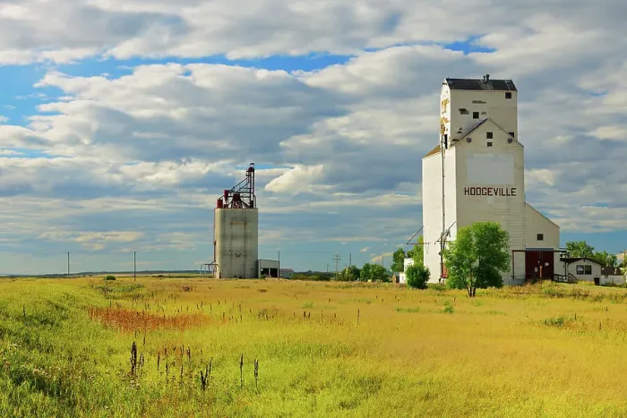Framed Print : Grain elevator and inlnd grain terminal Hodgeville Saskatchewan, Canada