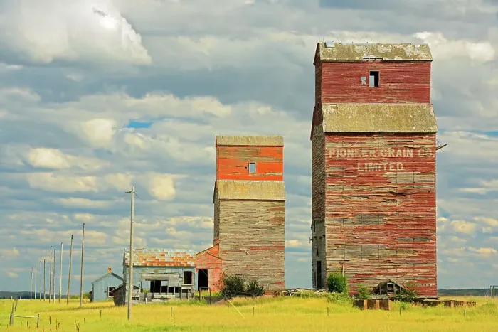 Framed Print : Grain elevator Neidpath Saskatchewan, Canada Framed Print : Grain elevator Neidpath Saskatchewan, Canada