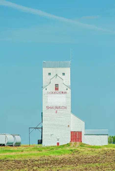 Framed Print : Grain elevator, Shanavon, Saskatchewan, Canada Framed Print : Grain elevator, Shanavon, Saskatchewan, Canada