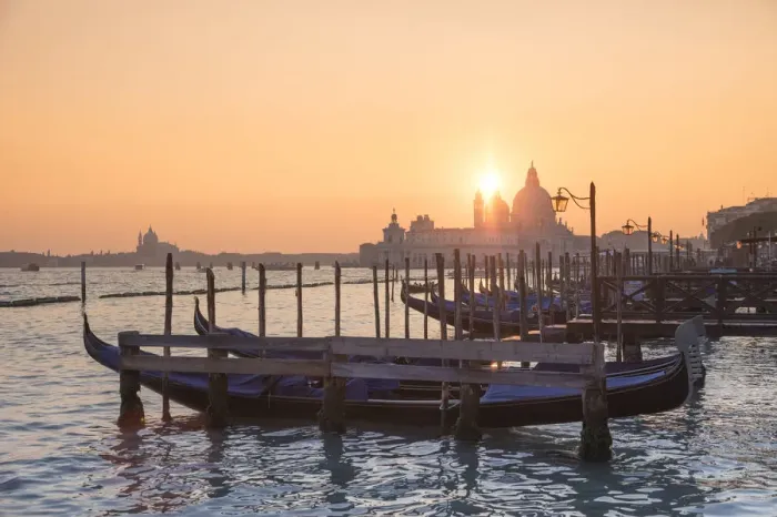 Framed Print : The Grand Canal with Gondolas dock, lamp post and Basilica of Saint Mary of Health at sunset Framed Print : The Grand Canal with Gondolas dock, lamp post and Basilica of Saint Mary of Health at sunset