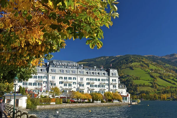 Grand Hotel at Lake Zell am See, Pinzgau, Salzburger Land (Photos Puzzles,...) #19341337