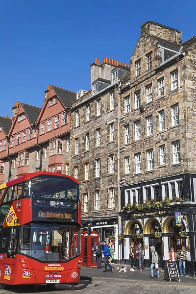Great Britain, Scotland, Edinburgh, Shops on The Royal Mile
