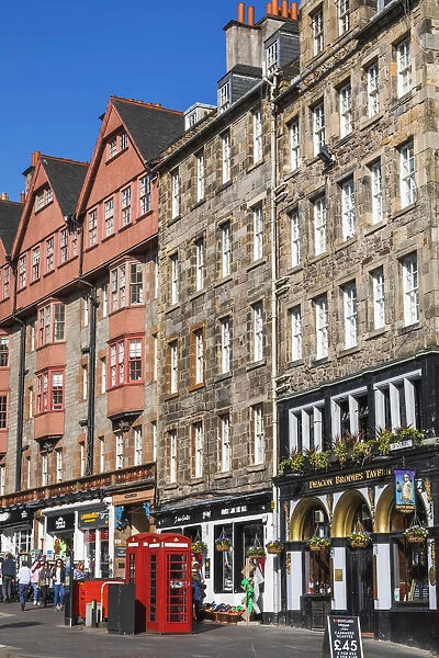 Great Britain, Scotland, Edinburgh, Shops on The Royal Mile