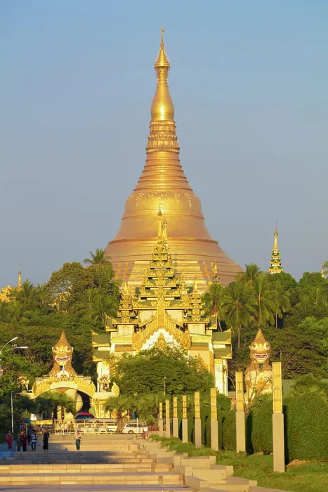 Framed Print : The great golden stupa, Shwedagon Paya (Shwedagon Pagoda), Yangon (Rangoon), Myanmar (Burma), Asia Framed Print : The great golden stupa, Shwedagon Paya (Shwedagon Pagoda), Yangon (Rangoon), Myanmar (Burma), Asia
