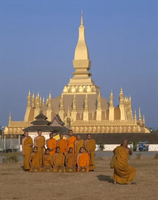 Framed Print : Great Stupa (Pha That Luang) / Monks Framed Print : Great Stupa (Pha That Luang) / Monks