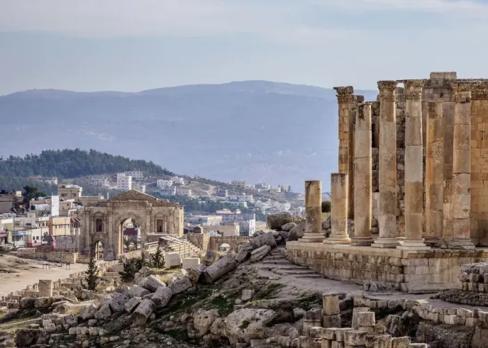 Framed Print : Great Temple of Zeus and Hadrains Arch, Jerash, Jerash Governorate, Jordan Framed Print : Great Temple of Zeus and Hadrains Arch, Jerash, Jerash Governorate, Jordan