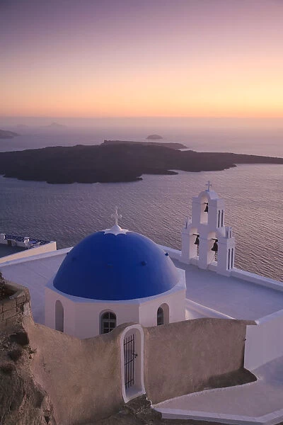 Greece, Cyclades, Santorini, Firostefani, Church and view of Santorini Caldera