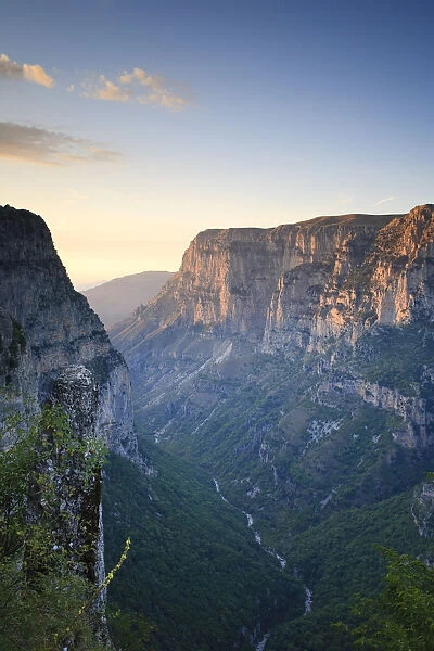 Greece, Epirus Ragion, Zagorohoria Mountains, Vikos Gorge National Park (World s