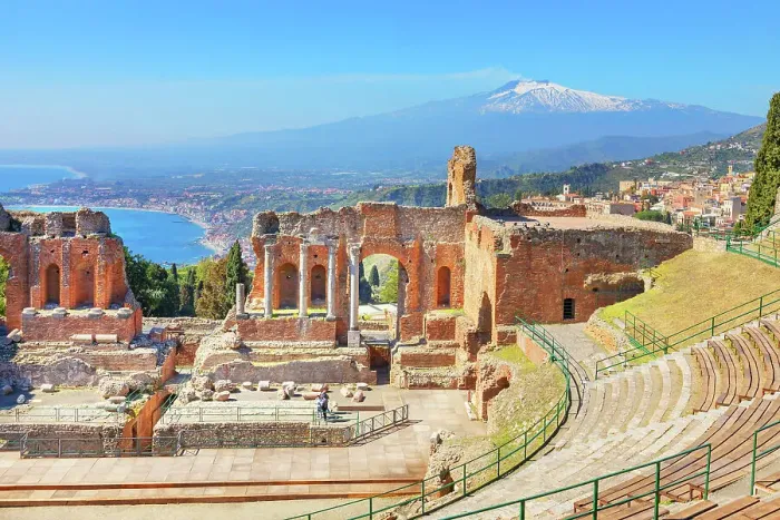 Framed Print : The Greek theatre, Taormina, Sicily, Italy Framed Print : The Greek theatre, Taormina, Sicily, Italy