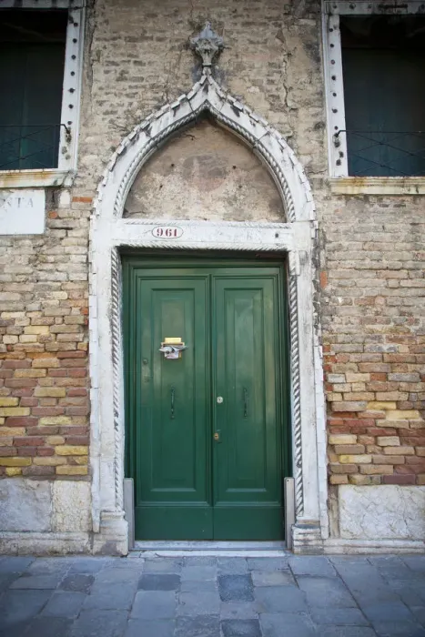Framed Print : Green door, Dorsoduro district, Venice, Italy
