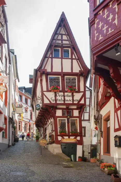 Framed Print : Half-timbered-house in Bernkastel-Kues, Mosel valley, Rhineland-Palatinate, Germany Framed Print : Half-timbered-house in Bernkastel-Kues, Mosel valley, Rhineland-Palatinate, Germany